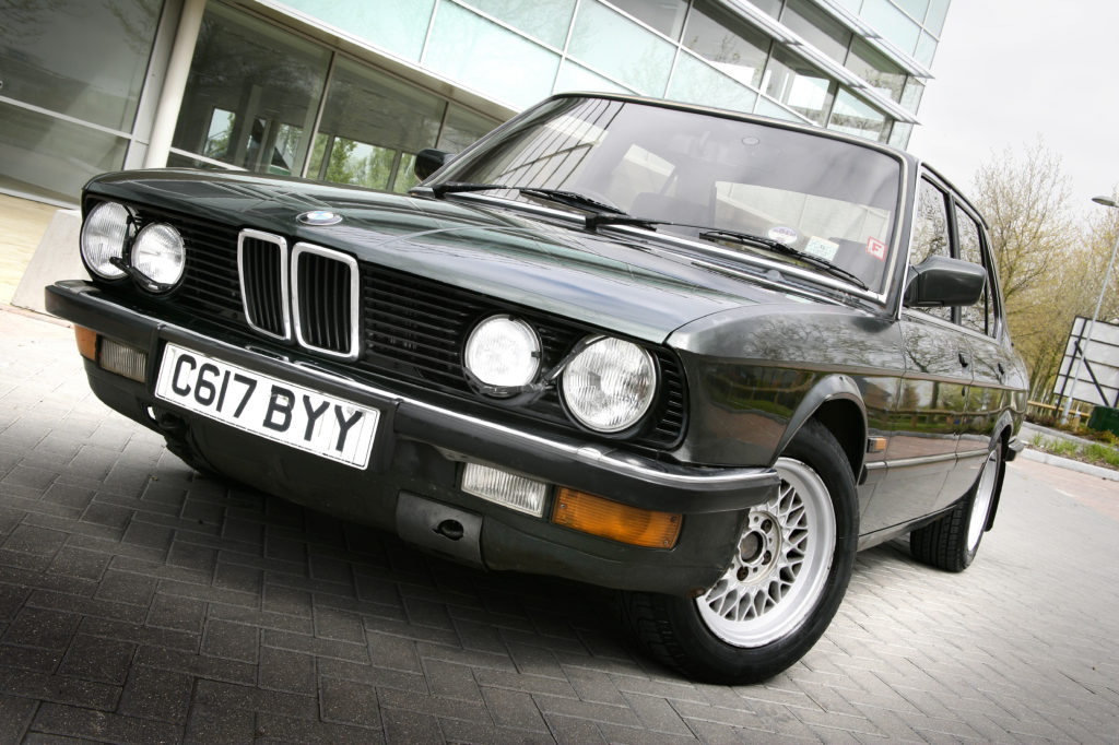 download BMW 5 Series E28 518i able workshop manual