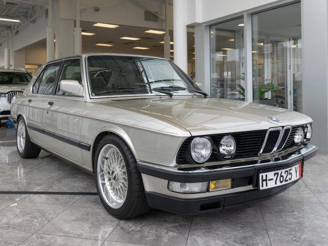 download BMW 518 E28 workshop manual