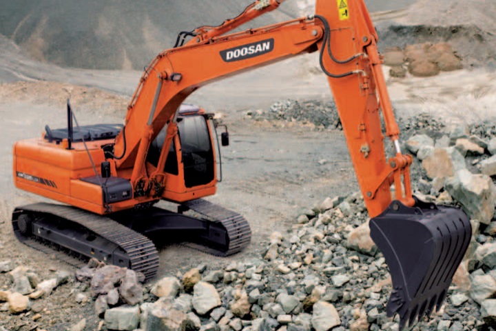 download DOOSAN DX225LCA Crawler Excavator able workshop manual