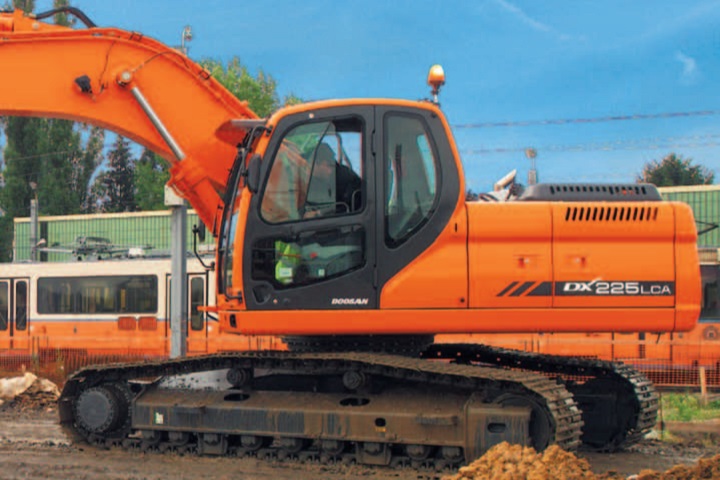 download DOOSAN DX225LCA Crawler Excavator able workshop manual