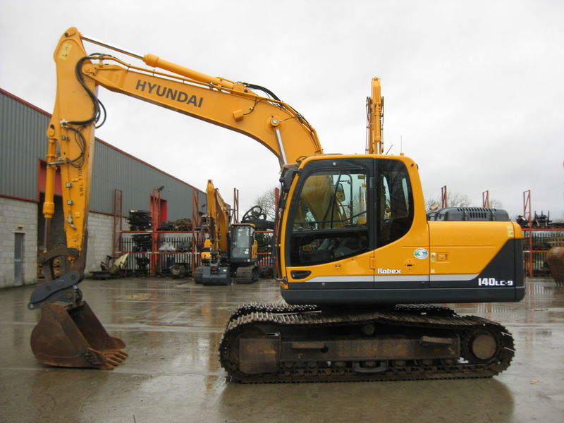 download Hyundai R140LC 9 Crawler Excavator able workshop manual