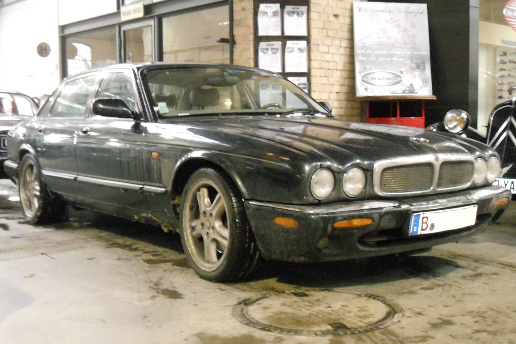 download Jaguar XJ workshop manual