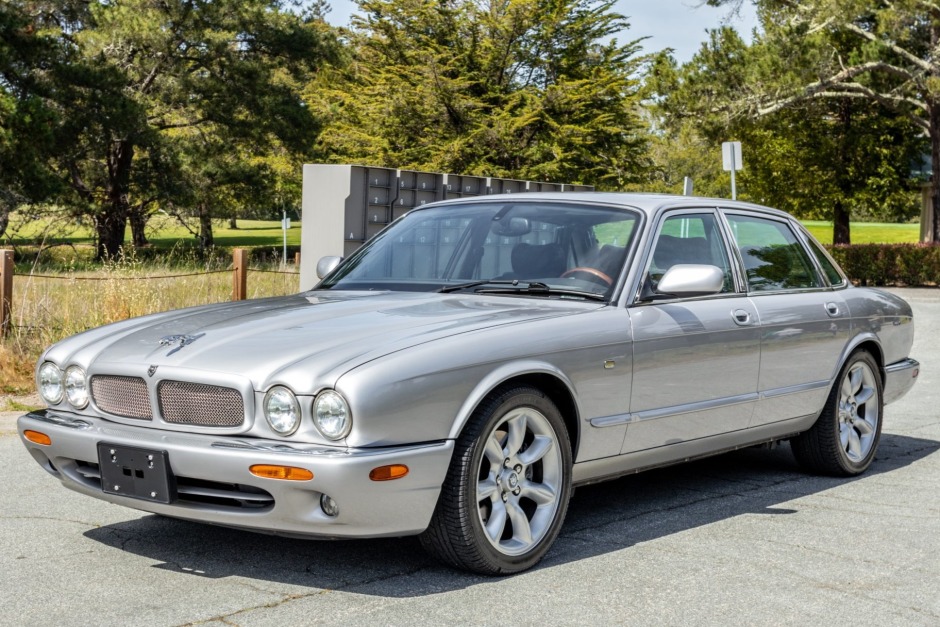 download Jaguar XJR able workshop manual