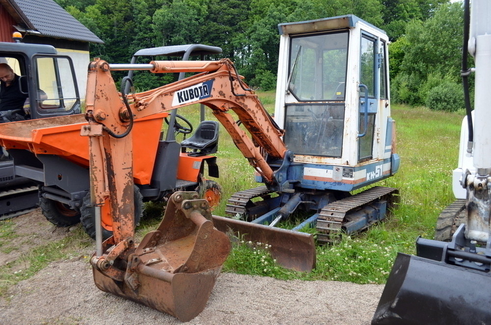 download Kubota KH 61 Excavator able workshop manual