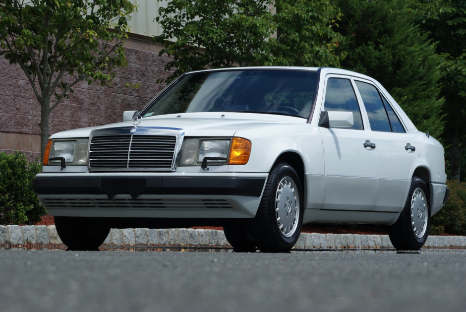 download Mercedes 300E 93 workshop manual