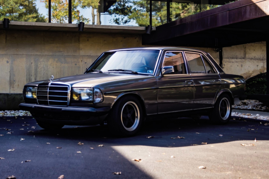 download Mercedes 300TD 83 workshop manual