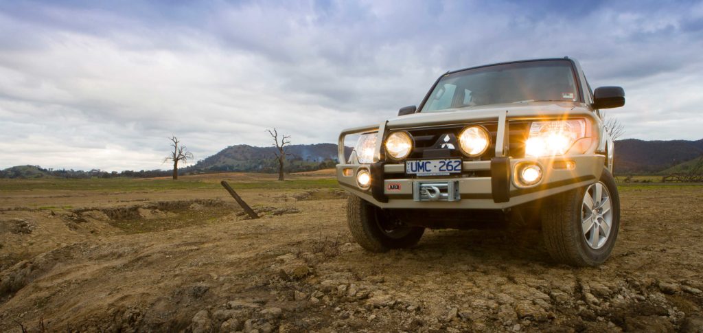 download Mitsubishi Pajero NM NP workshop manual