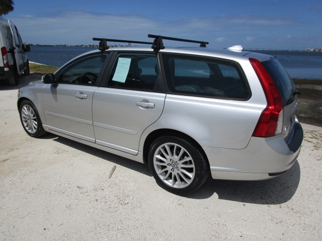 download VOLVO V50 workshop manual