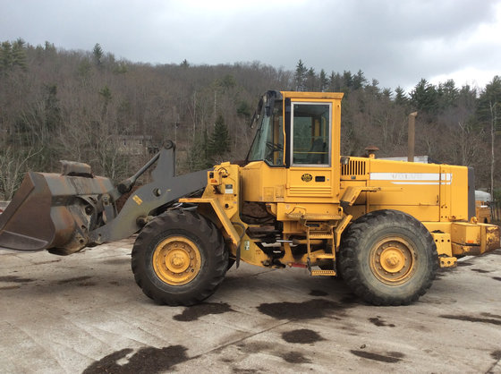 download Volvo L90C Wheel Loader able workshop manual